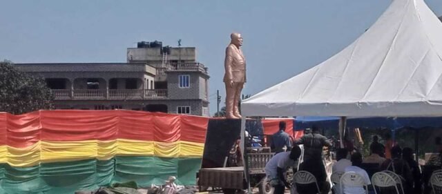 Nana Adoo Statue